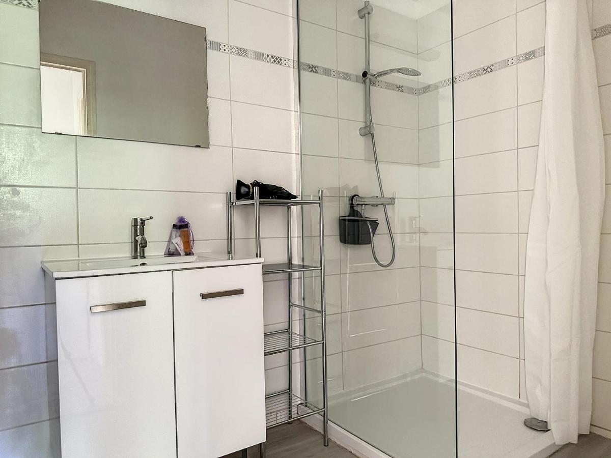 Charmant Appartement Avec Terrasse Parking Ispagnac Exteriör bild